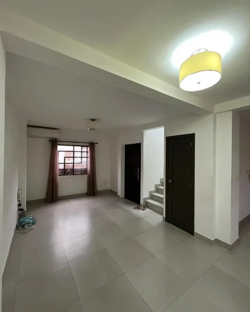 Foto de Casa en Venta Ubicada en La Urbanización La Joya, Etapa Rubí, Guayas