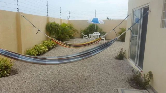 Foto de Venta de Casa de 213 m en Urbanización Cerrada, 2 Dorm. en Playas. en La Vía Playas Data, Guayas