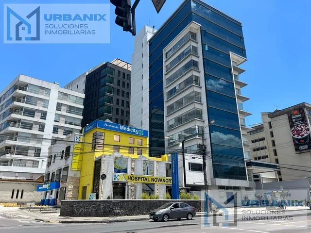 Foto de Terreno en Venta Para Constructores en La Av 6 de Diciembre y Whymper