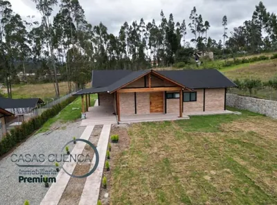 Foto de Lujosa Villa de 1 Planta con 2 Edificaciones Independientes P13