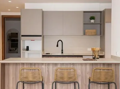 Foto de Exclusivo Departamento con Jardín Privado Dentro de Urb. Lomas de Monteserrin