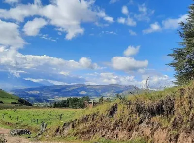Foto de Vendo Terreno m (40 Hectáreas) en Lo Alto de Yaruqui