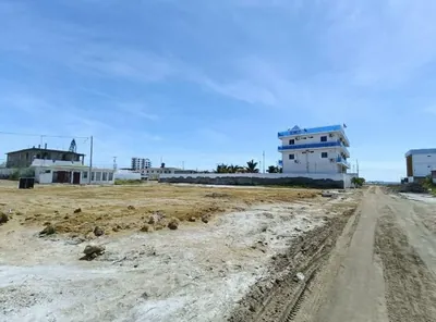 Foto de Vendo Terreno con Salida a 2 Calles de 250 m a 1 Cuadra del Mar en Salinas