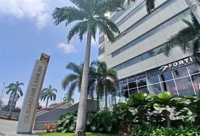 Foto de Venta Oficina Parqueo Edificio Platinum I La Aurora, Guayas