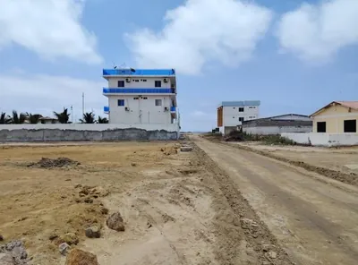 Foto de Vendo Terreno Esquinero con Salida a 2 Calles de 337.50 m a 1 Cuadra del Mar en Salinas