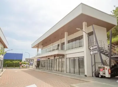 Foto de ¡Oportunidad de Inversión! Local Esquinero Rentado con Contrato Firmado (Plaza Diamante, La Joya), Guayas