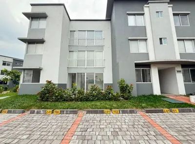 Foto de Venta de Departamento en Planta Baja en Urb. La Joya Etapa Granate, Guayas