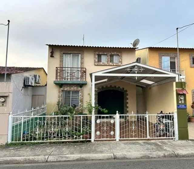 Foto de Casa con 10822 m² en Venta con 3 Dorm., Norte de Guayaquil, Guayas