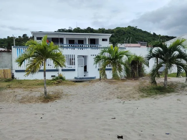 Foto de Casa en Venta Frente Al Mar 348 m² de Construcción - Atacames