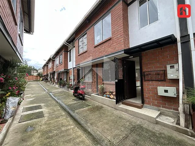 Foto de Vendo Casa en #cuenca – Sector Condominio Los Capulies (Cv4032), Azuay