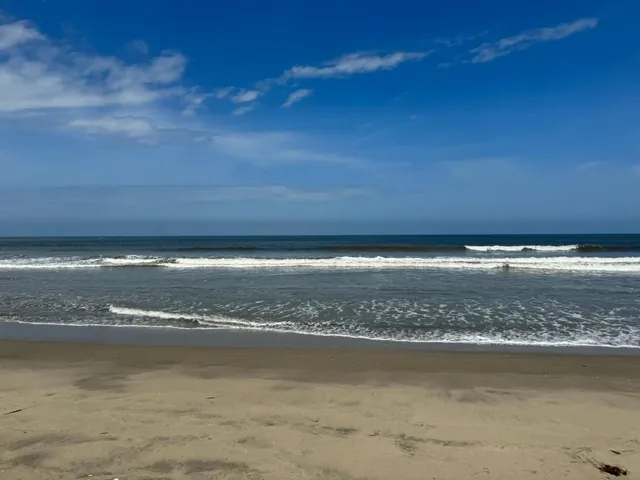 Foto de Terreno Al Pie del Mar en Venta en Playas, Guayas